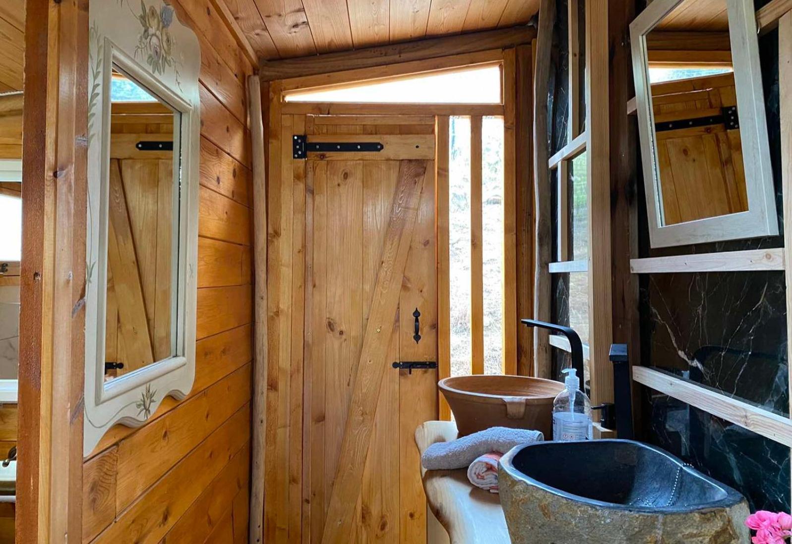 Wooden House At The Mountain-Private Guest House Paránimfoi Екстериор снимка